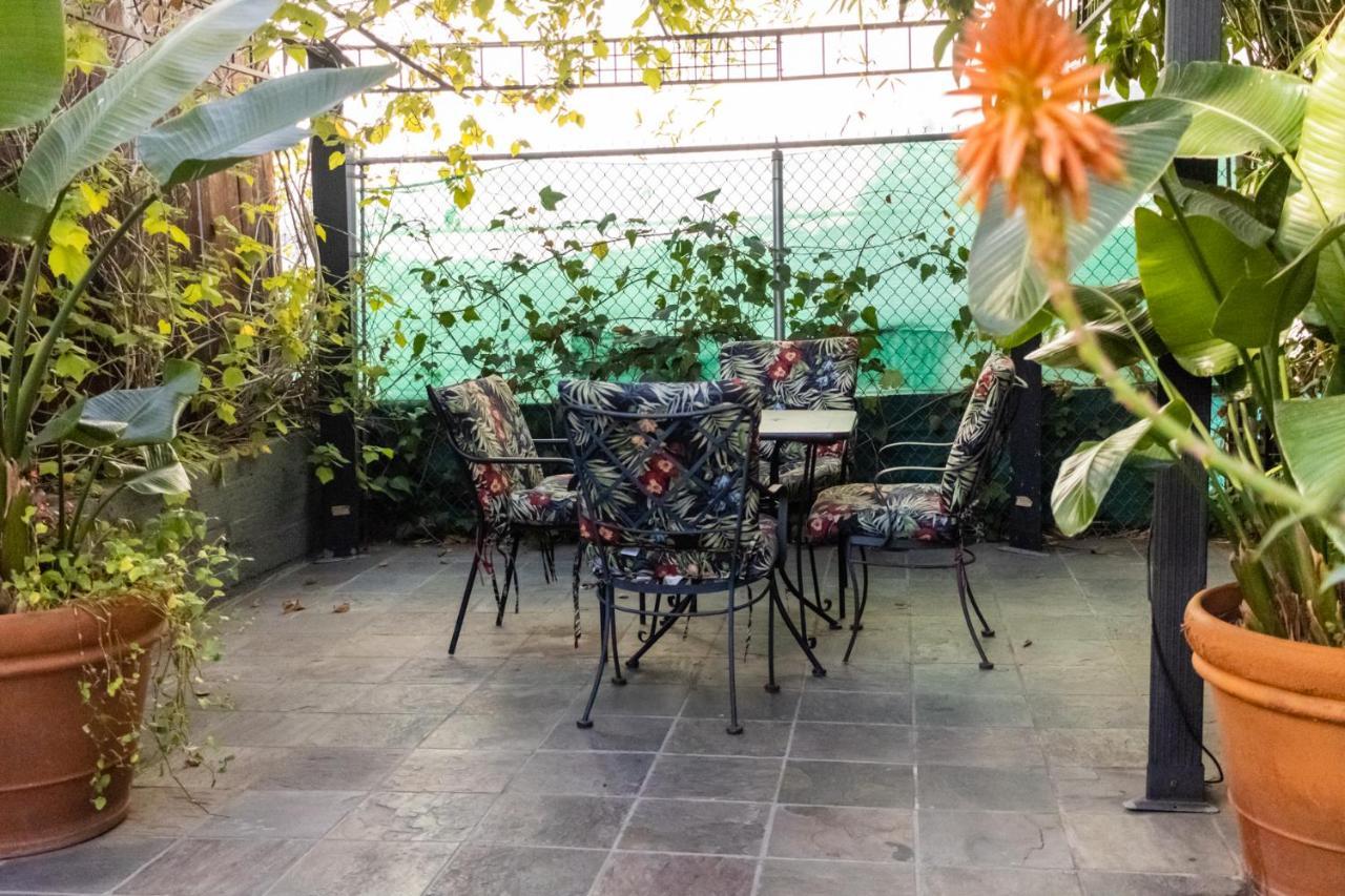 Hollywood Hills Suites Los Angeles Extérieur photo