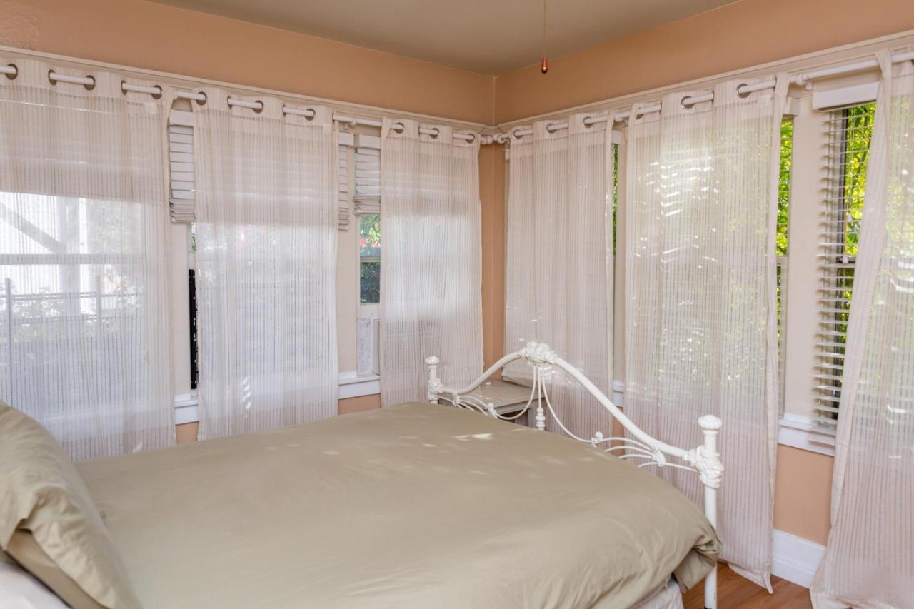 Hollywood Hills Suites Los Angeles Extérieur photo