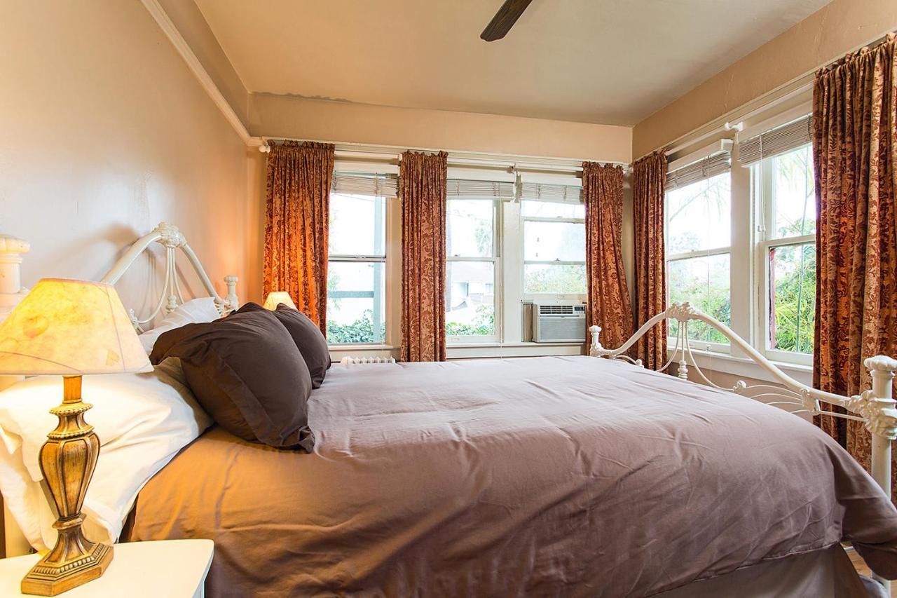 Hollywood Hills Suites Los Angeles Extérieur photo