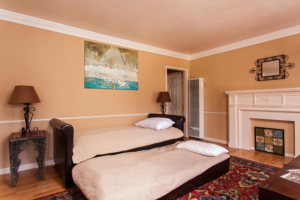Hollywood Hills Suites Los Angeles Extérieur photo