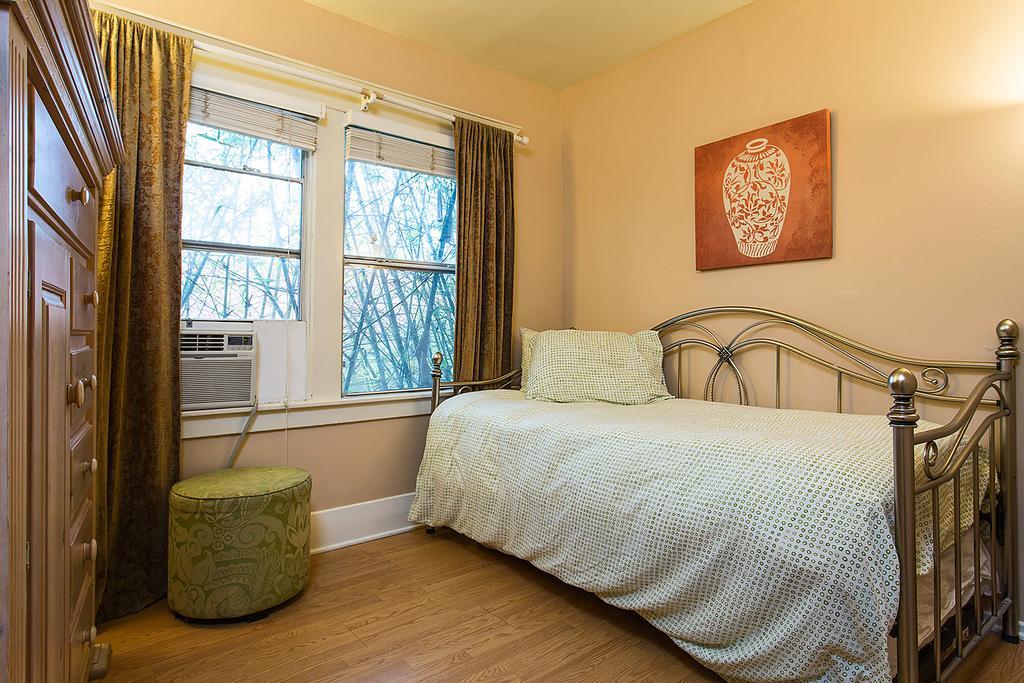 Hollywood Hills Suites Los Angeles Extérieur photo