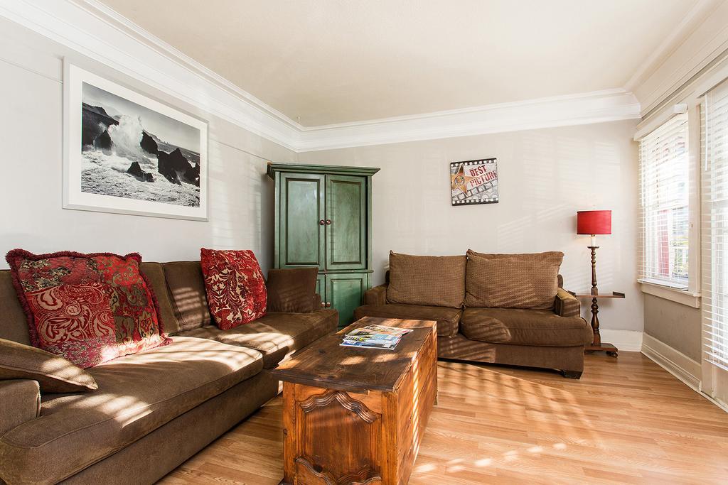 Hollywood Hills Suites Los Angeles Extérieur photo